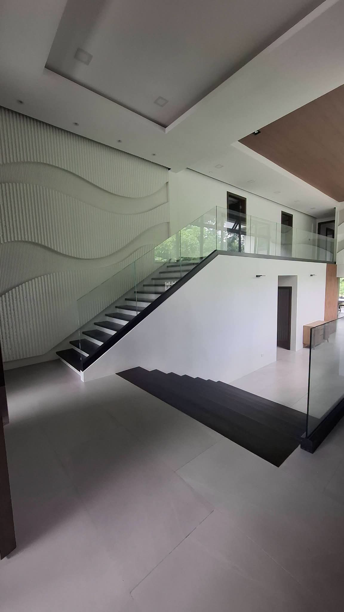 LUXURY HOUSE INSIDE MARIA LUISA FOR SALE