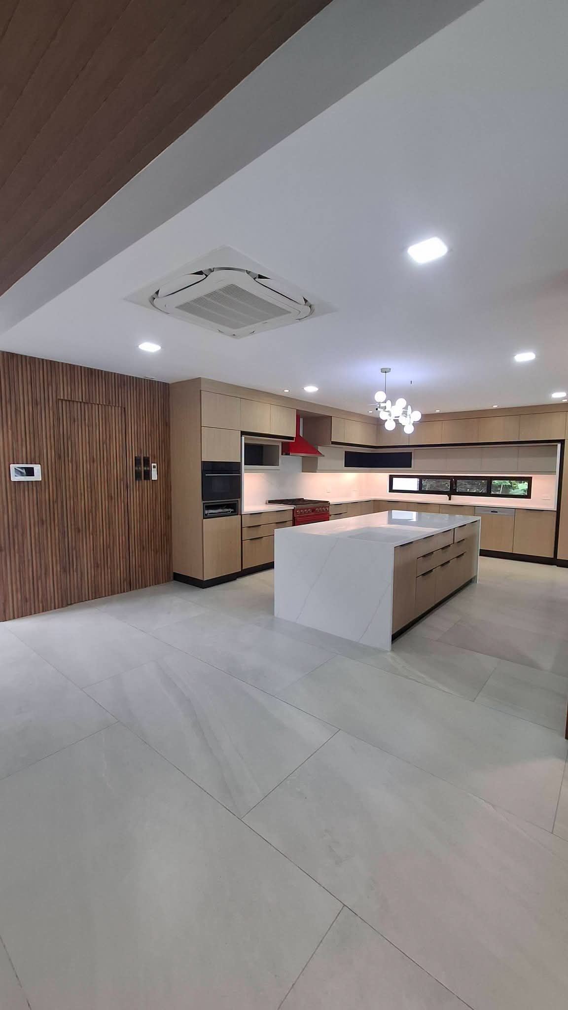 LUXURY HOUSE INSIDE MARIA LUISA FOR SALE