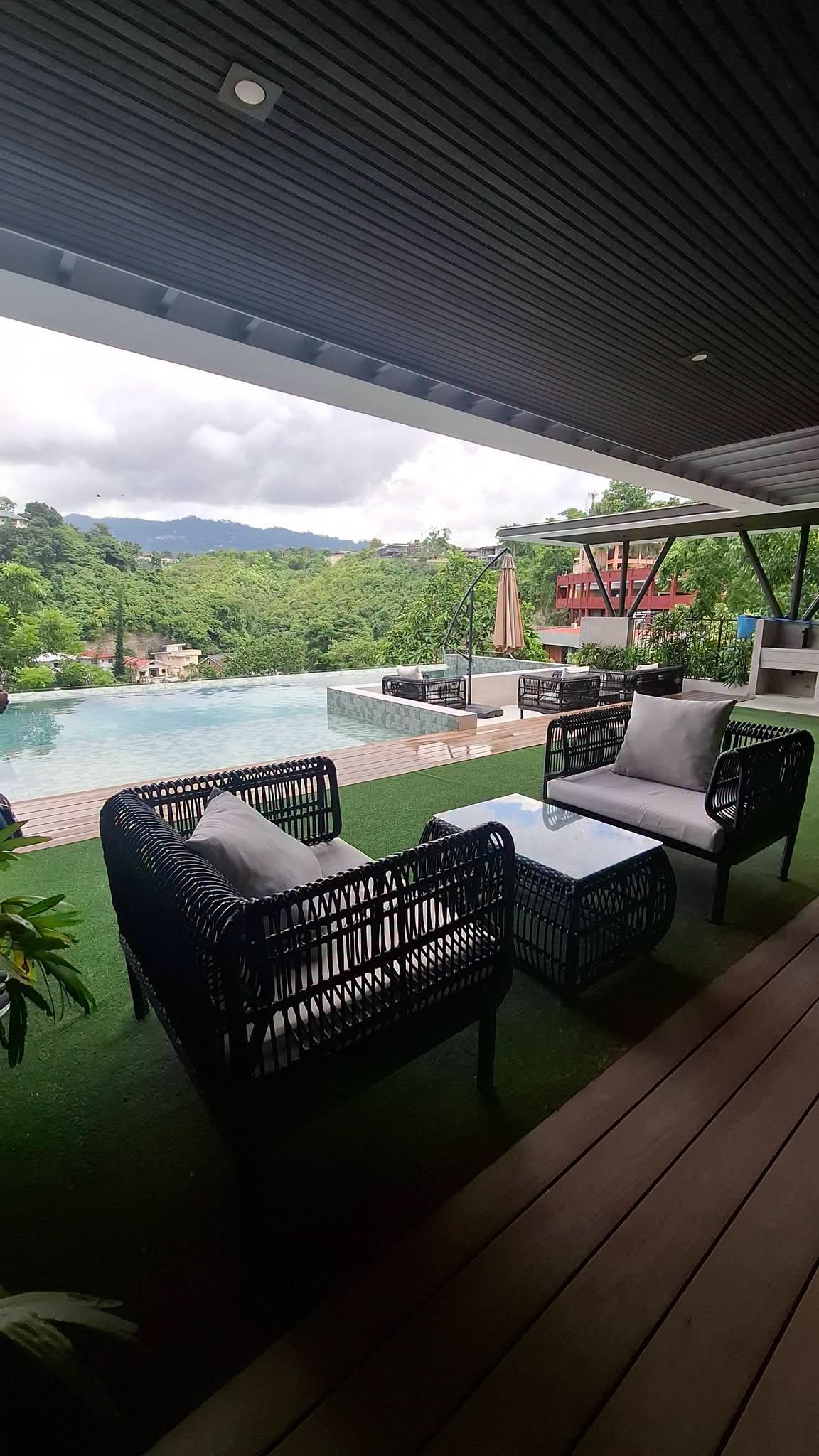 LUXURY HOUSE INSIDE MARIA LUISA FOR SALE