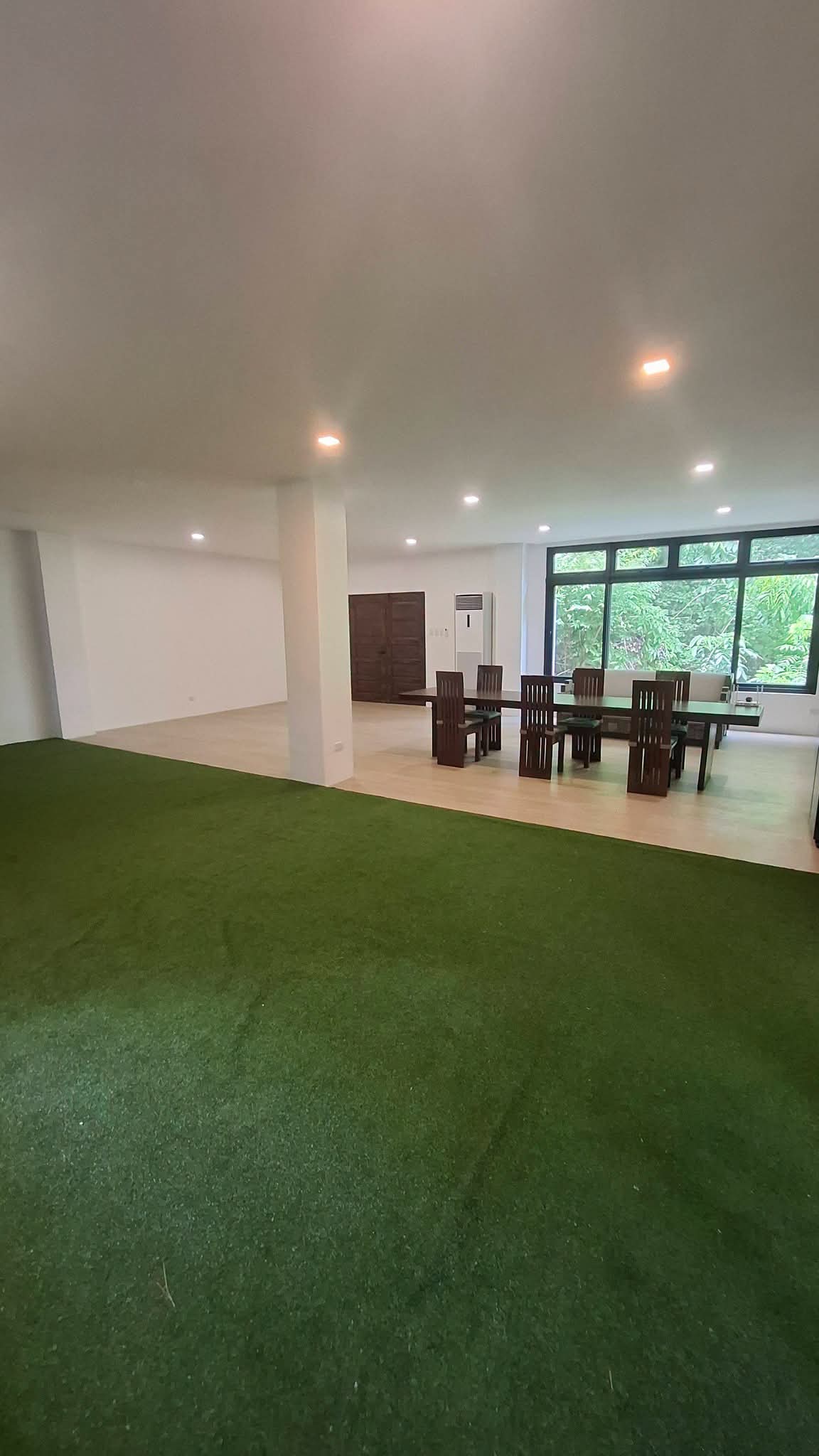 LUXURY HOUSE INSIDE MARIA LUISA FOR SALE