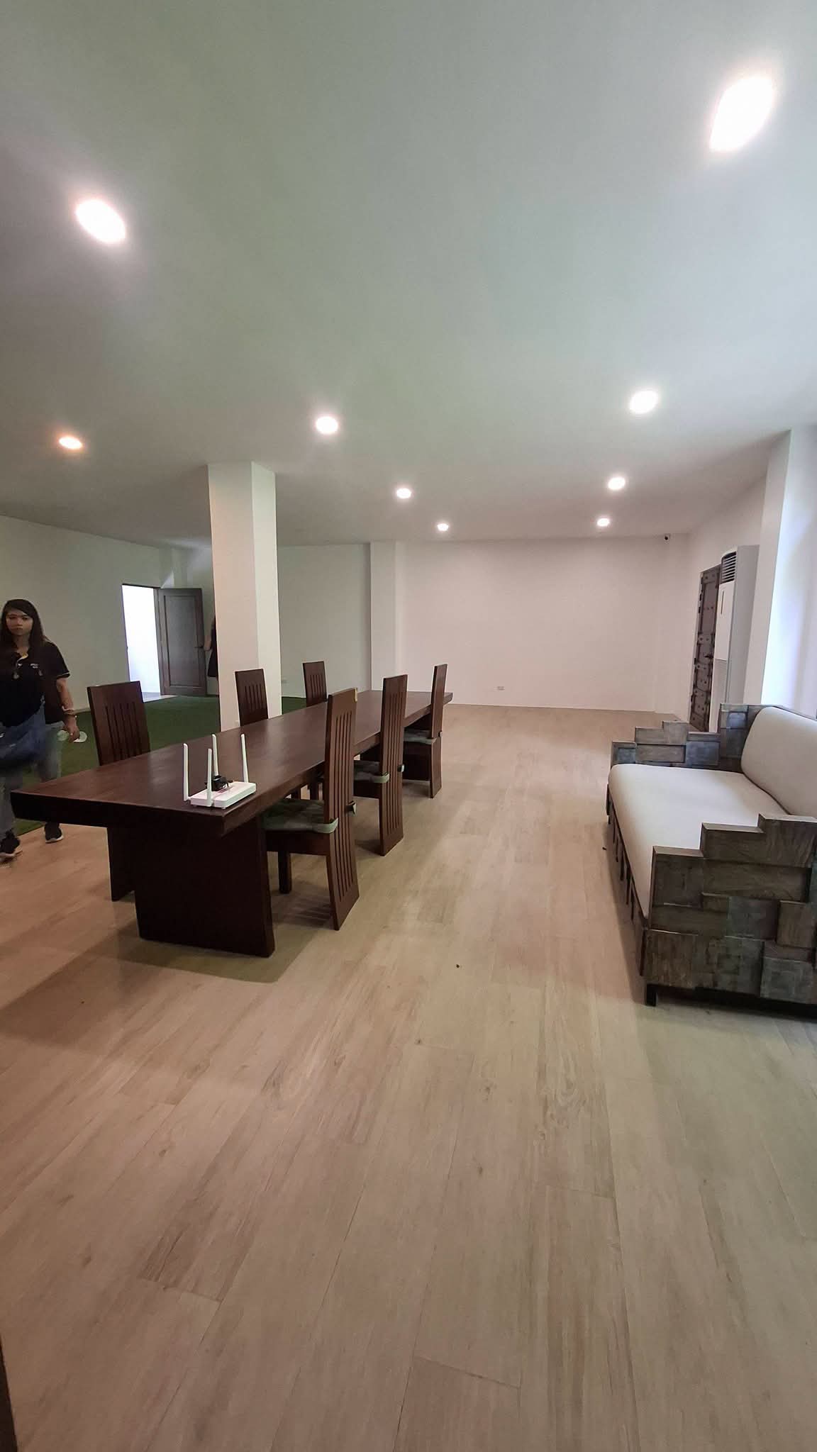 LUXURY HOUSE INSIDE MARIA LUISA FOR SALE