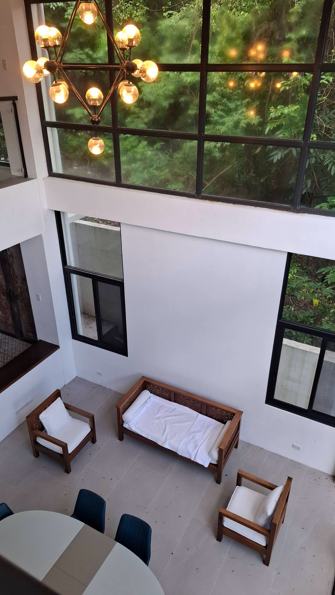 LUXURY HOUSE INSIDE MARIA LUISA FOR SALE