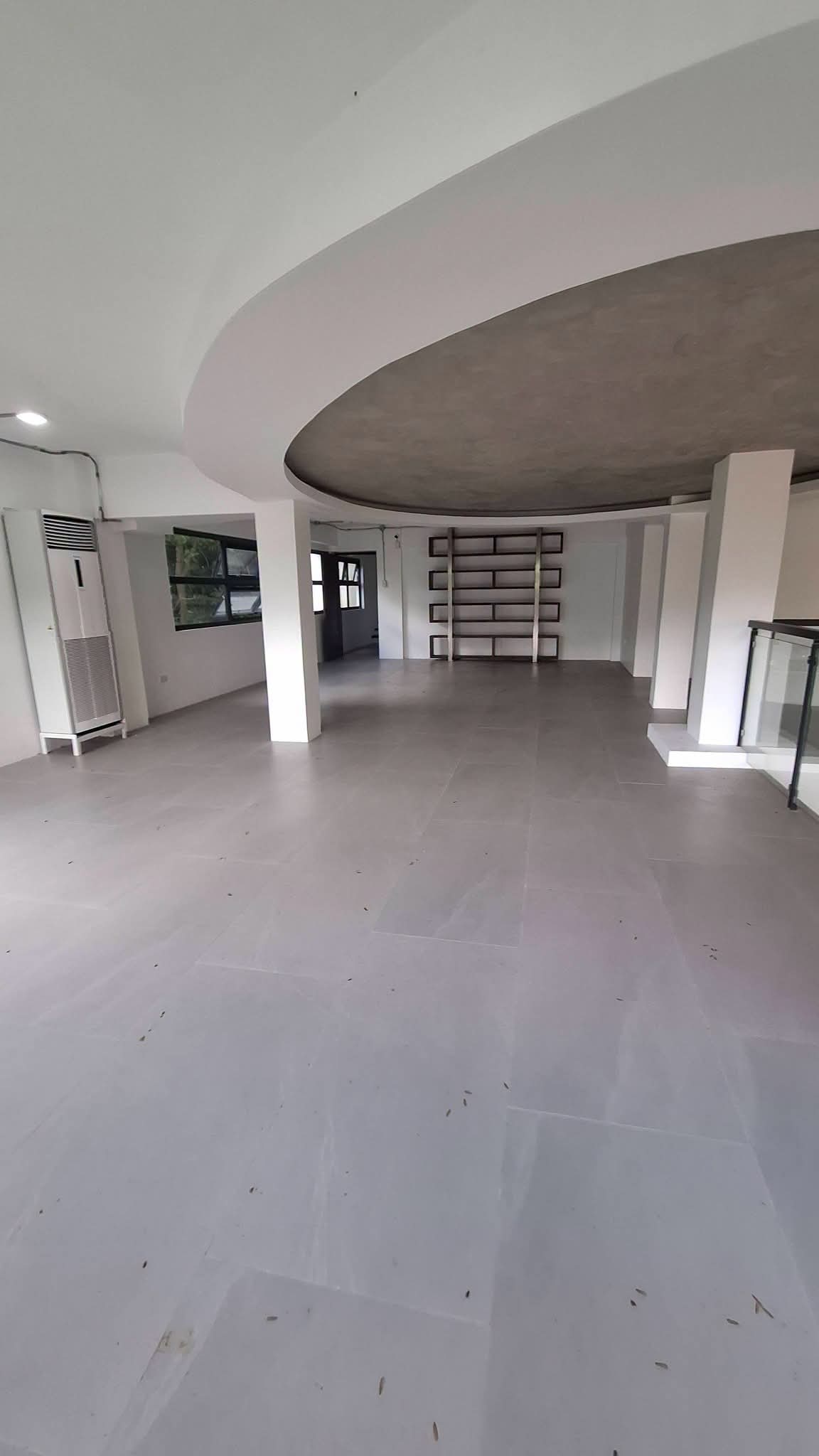 LUXURY HOUSE INSIDE MARIA LUISA FOR SALE