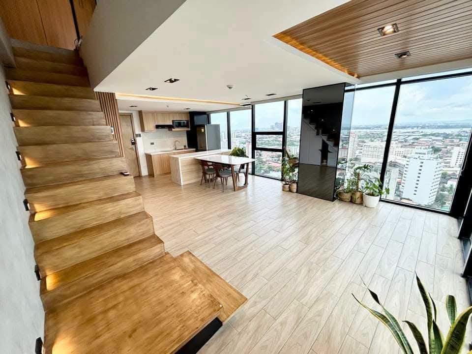 LUXURY PENTHOUSE WITH UNOBSTRUCTED OVERLOOKING VIEW OF CEBU